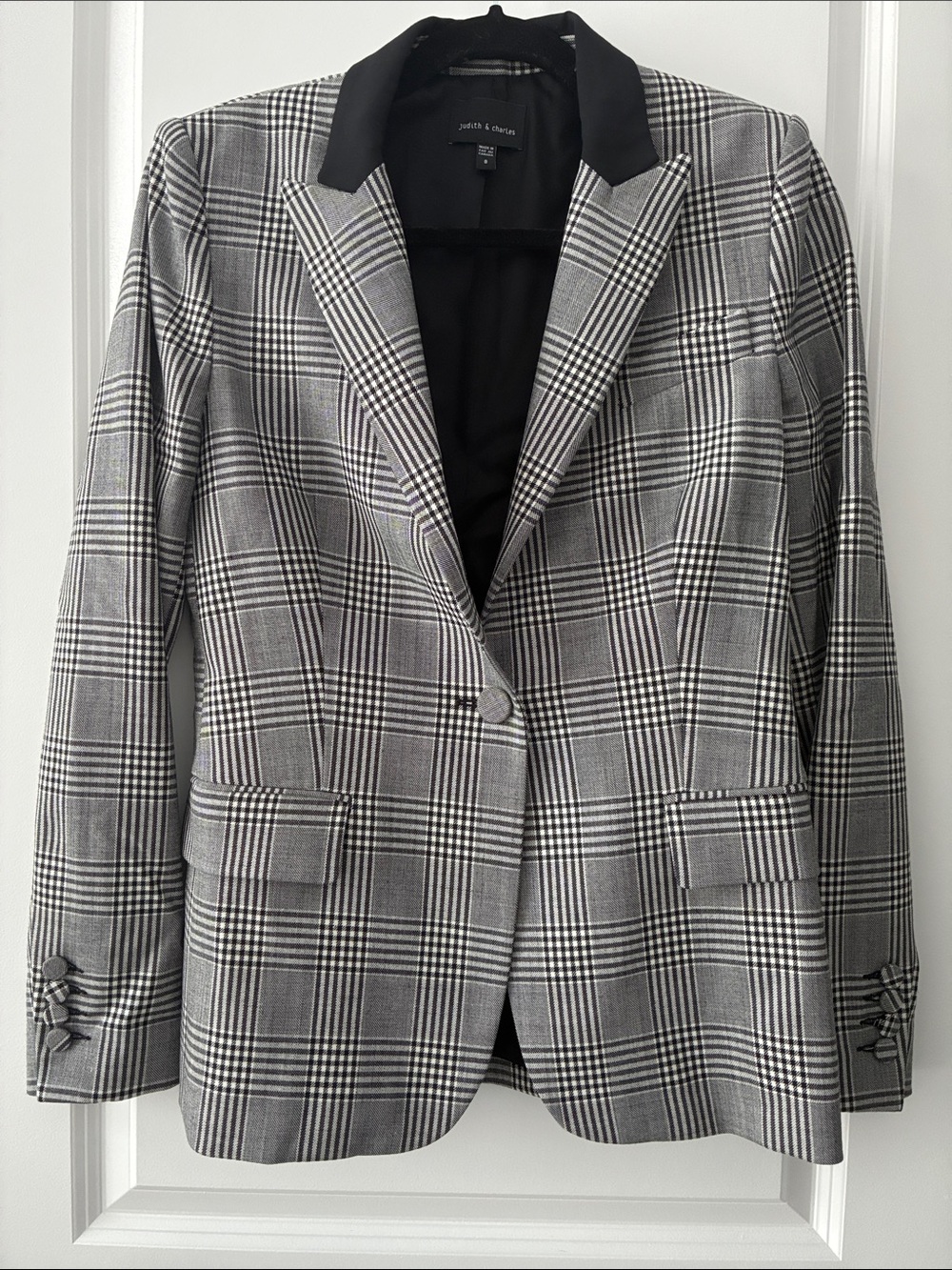 Judith & Charles Size 8 Plaid One-Button Blazer